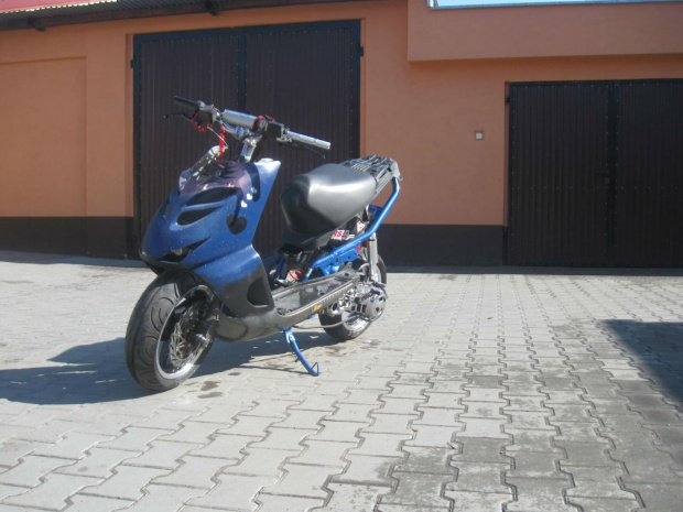 Sr