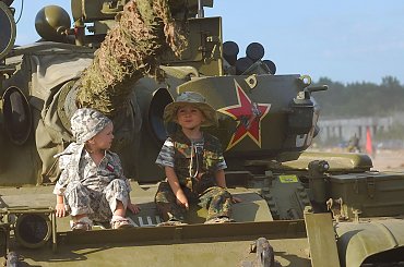 Pokaz militariów Borne Sulinowo 2008 #dzieci #pojazdy #pokazy #wojsko #sprzęt #imprezy