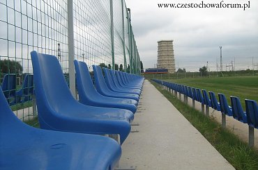 Boisko z naturalną nawierzchnią MSP RAKÓW (fot. www.czestochowaforum.pl) #rakow #boisko #trawiaste #czestochowa #czestochowaforum #rks #football