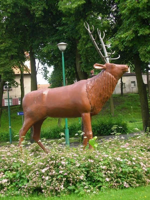 Gołdap (warmińsko-mazurskie) rzeźba jelenia