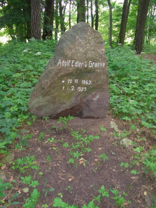 Bożęcin (warmińsko-mazurskie) dwór i cmentarz von Graeve