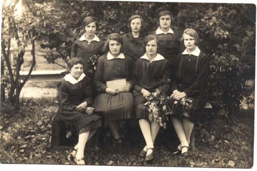 Kleck Gimnazjum Białoruskie w Klecku uczennice dnia 13.04.1927r.