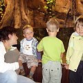 w gdyńskim akwarium - za Kamilem zwinęła się olbrzymia anakonda