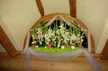 BIELSKO-BIALA, DEKORACJE WESELNE - SALE I KOSCIOLY, BUKIETY, FLORYSTYKA, AUTA WESELNE #BUKIETY #FLORYSTYKA #AUTAWESELNE