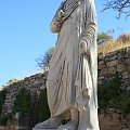 Efez - Rzeźba kobiety-lekarki, ul. Kuracyjna - Curetes