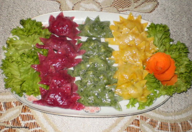 Pierogi ,, zabawa kolorami ,, #pierogi #obiad #DaniaMączne #szpinak #buraki #kulinaria #gotowanie #jedzenie #PrzepisyKulinarne