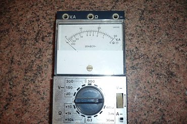 #elektronika #przekaźnik #stare #tęć #bezpiecznik #przetwornica #miernik #elektromagnetyczny #licznik #ebonit #transformator #pracownia #laboratorium #hobby #kondensator #krzysztof09876 #elektroman #electronics