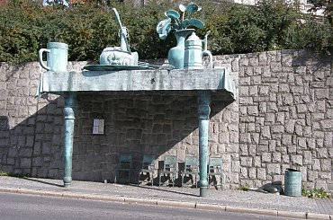 Przystanek - śniadanie olbrzymów - w Libercu #architektura #czechy #Liberec