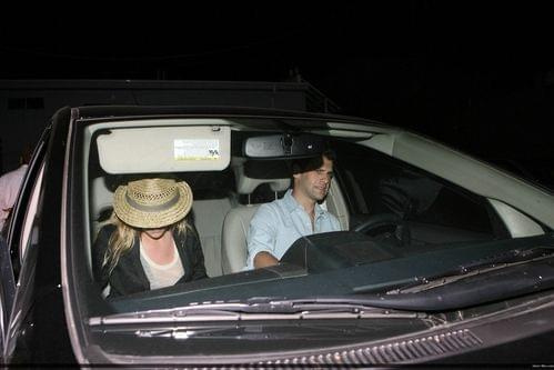 Ashley and Justin leaving Orso restaurant in Hollywood-paparazzi wrzesień 2008