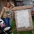 Kurcze co tu wybrać do jedzenia?Wybieram mamy bufecik...