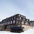 Schronisko "Odrodzenie" obok Przełęczy Karkonoskiej dzięki nowemu właścicielowi,alpejczykowi P. Kaczmarkowi powoli odzyskuje swój blask.. #PrzełęczKarkonoska #zima #odrodzenie #schronisko