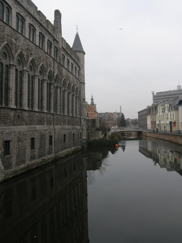 Gent, Belgia, miasto i parafia goszcząca młodzież