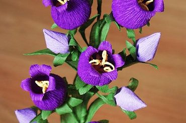 Dzwonek - Campanula #bibuła #dekoracje #hobby #KompozycjeKwiatowe #krepina #KwiatyZBibuły #MojePrace #pomysły #RobótkiRęczne