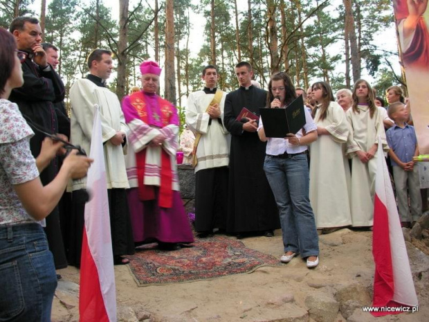 Foto Nicewicz - Dzięki staraniom Ks. Proboszcza Parafii Najświętszego Serca Jezusowego w Koźle została zbudowana kapliczka z figurką Świętego Brunon z Kwerfurtu na Śmierciowej Górze przy drodze Kozioł  Wincenta. #Swięty #Brunon