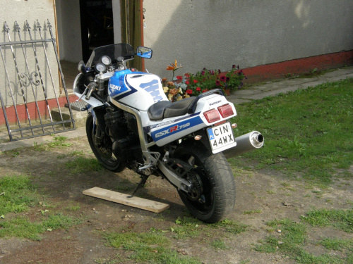 gsxr 750